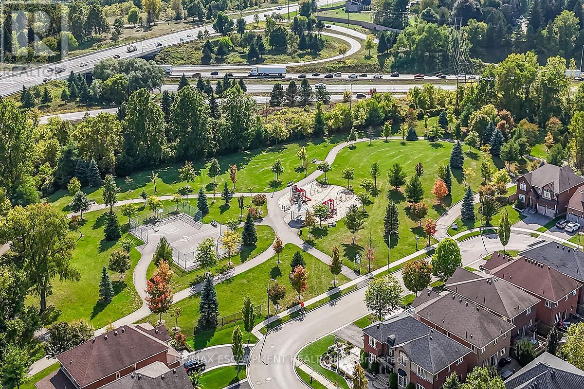 208 Meadowbrook Drive E, Hamilton, Ontario  L9G 4P5 - Photo 45 - X12873818