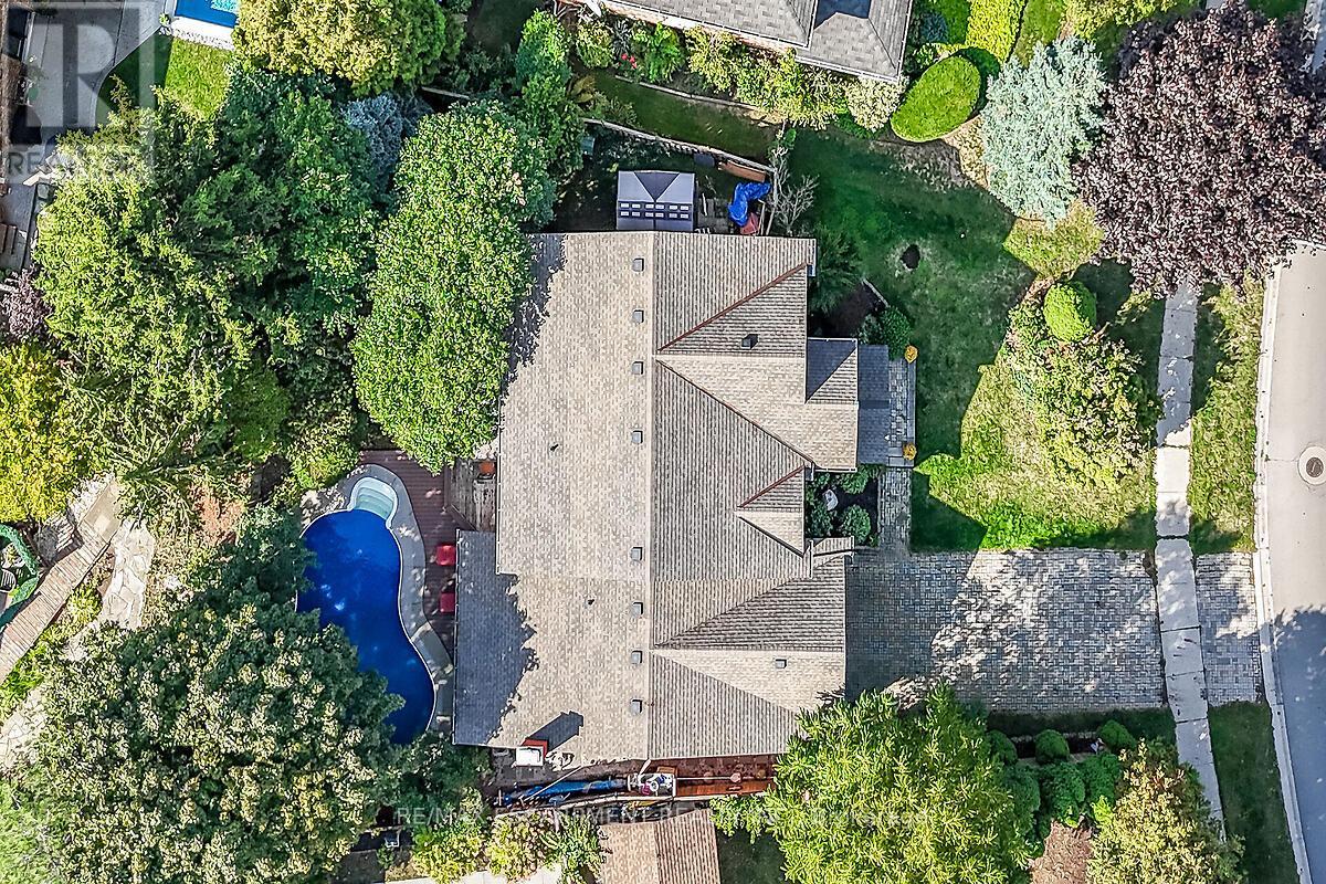 208 Meadowbrook Drive E, Hamilton, Ontario  L9G 4P5 - Photo 47 - X12873818