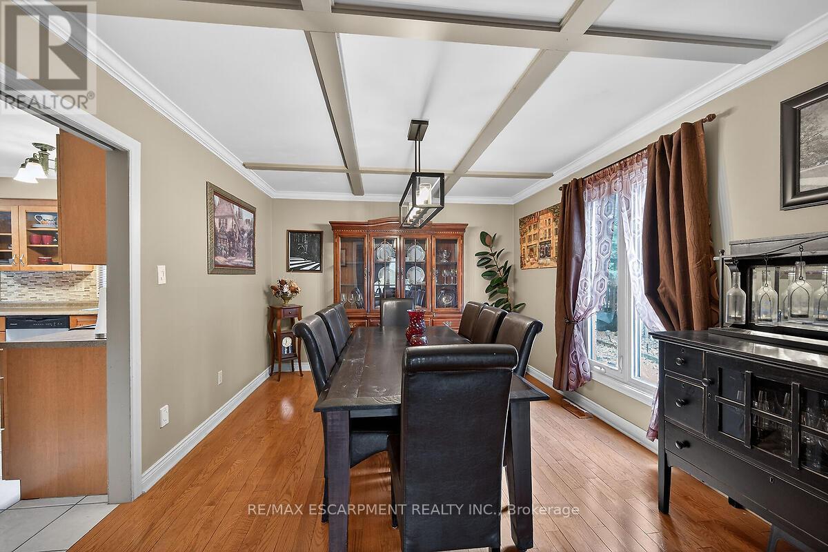 208 Meadowbrook Drive E, Hamilton, Ontario  L9G 4P5 - Photo 7 - X12873818