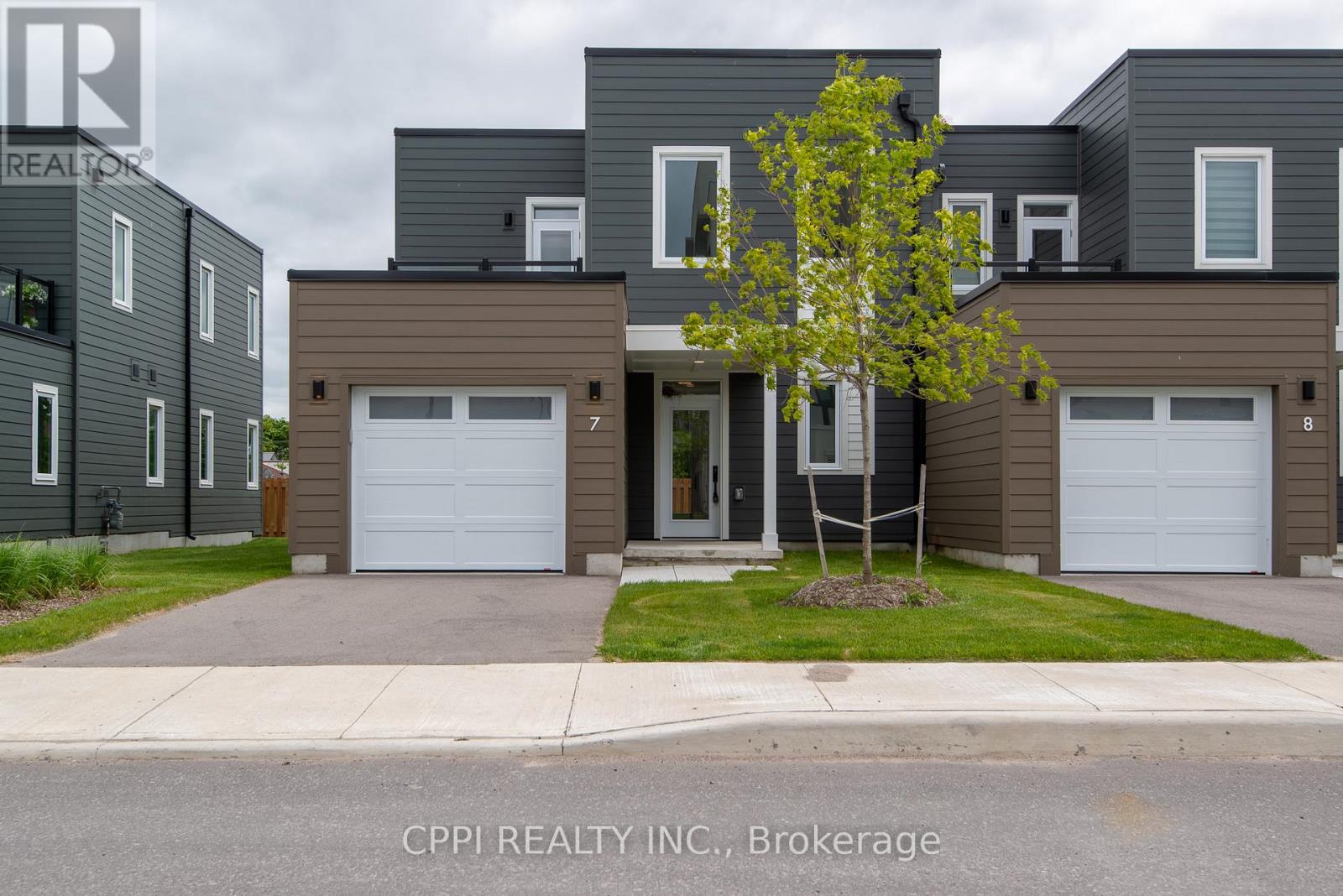 7 - 19 WEST STREET N, Kawartha Lakes, Ontario