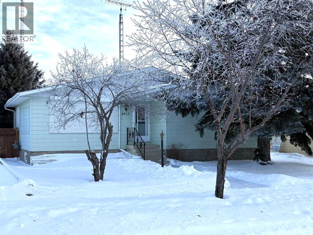 4913 48 Avenue, Forestburg, Alberta