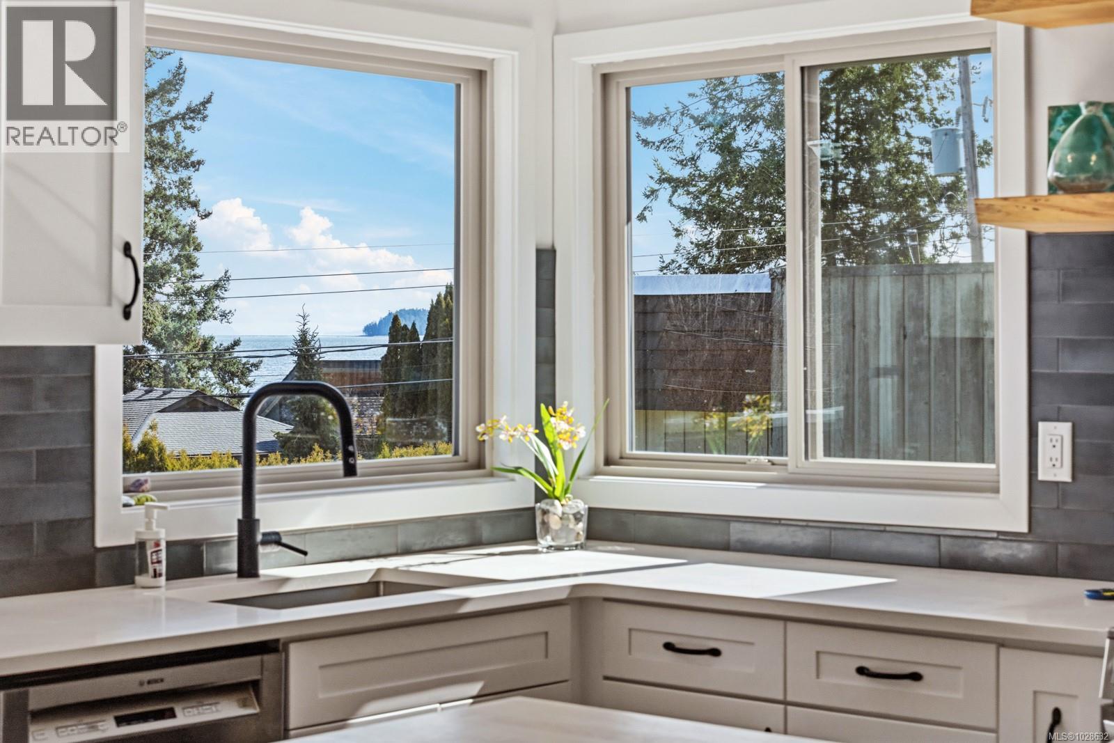 4589 Kilmarnock Dr, Courtenay, British Columbia  V9N 9S6 - Photo 5 - 1028632