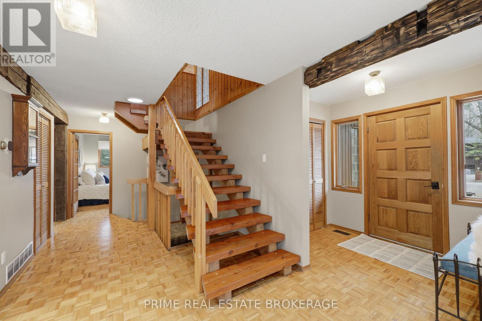 10324 Dogwood Crescent, Lambton Shores, Ontario  N0M 1T0 - Photo 3 - X12873868