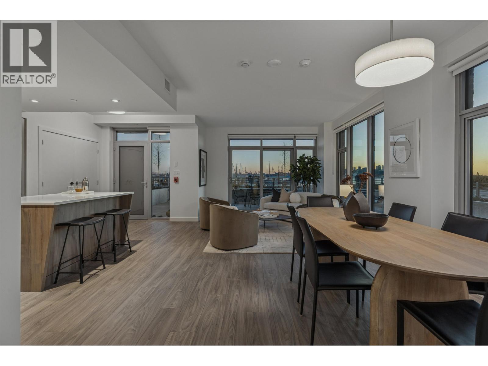 Th 112 755 Harbourside Drive, North Vancouver, British Columbia  V7P 0G1 - Photo 2 - R3099066