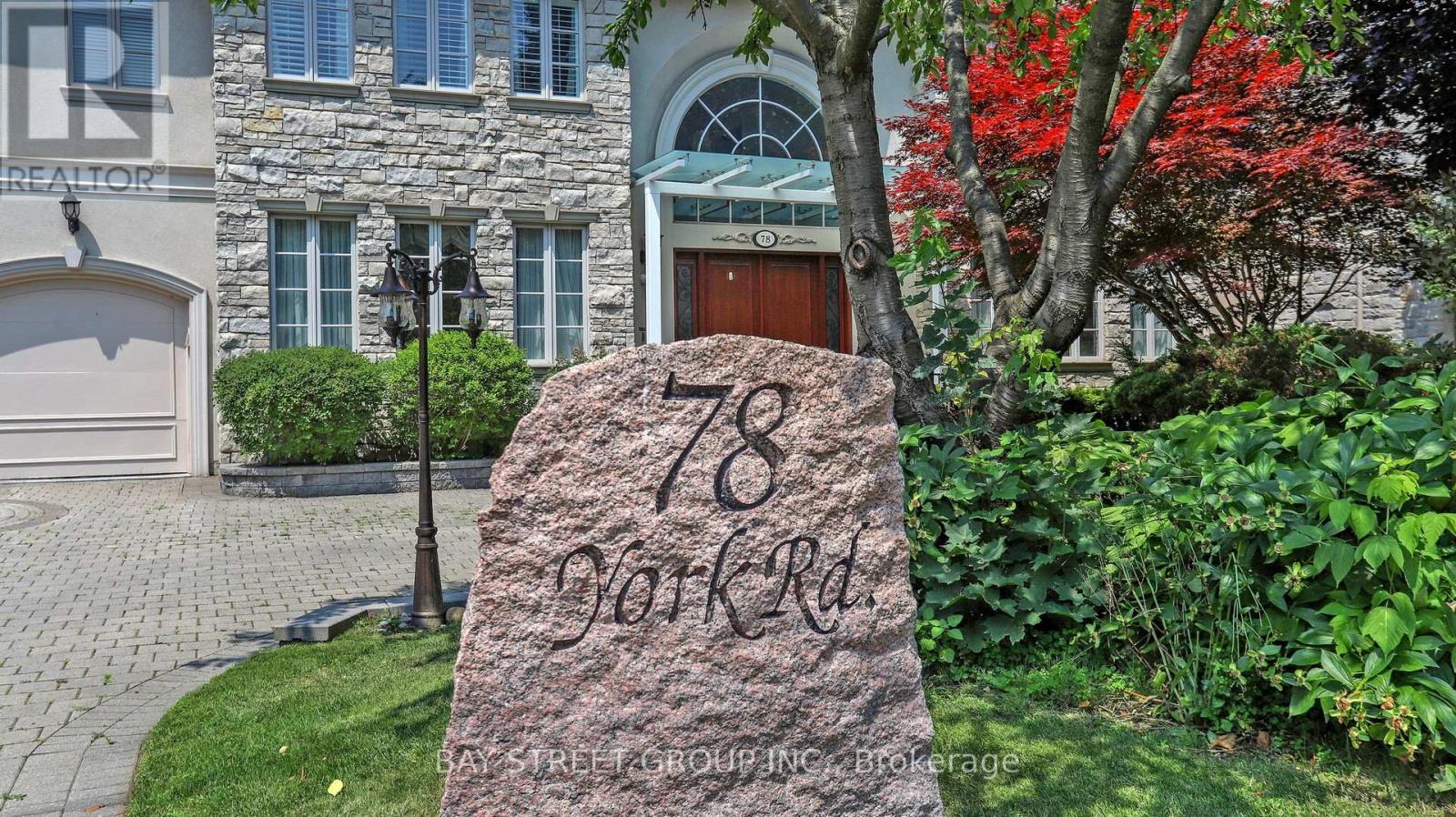 78 York Road, Toronto, Ontario  M2L 1H8 - Photo 2 - C12873870