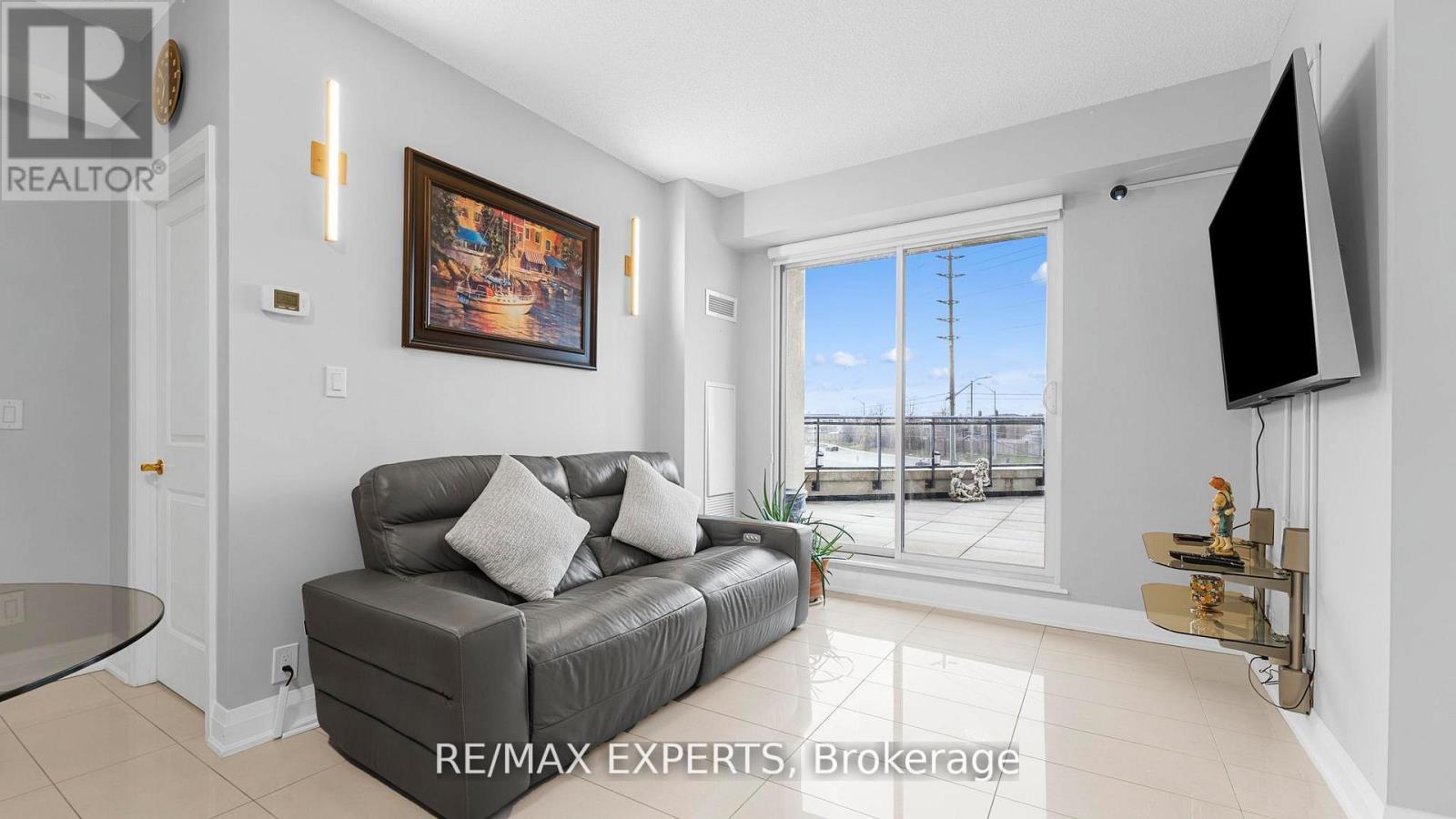 201 - 12 Woodstream Boulevard, Vaughan, Ontario  L4L 8C4 - Photo 11 - N12873860