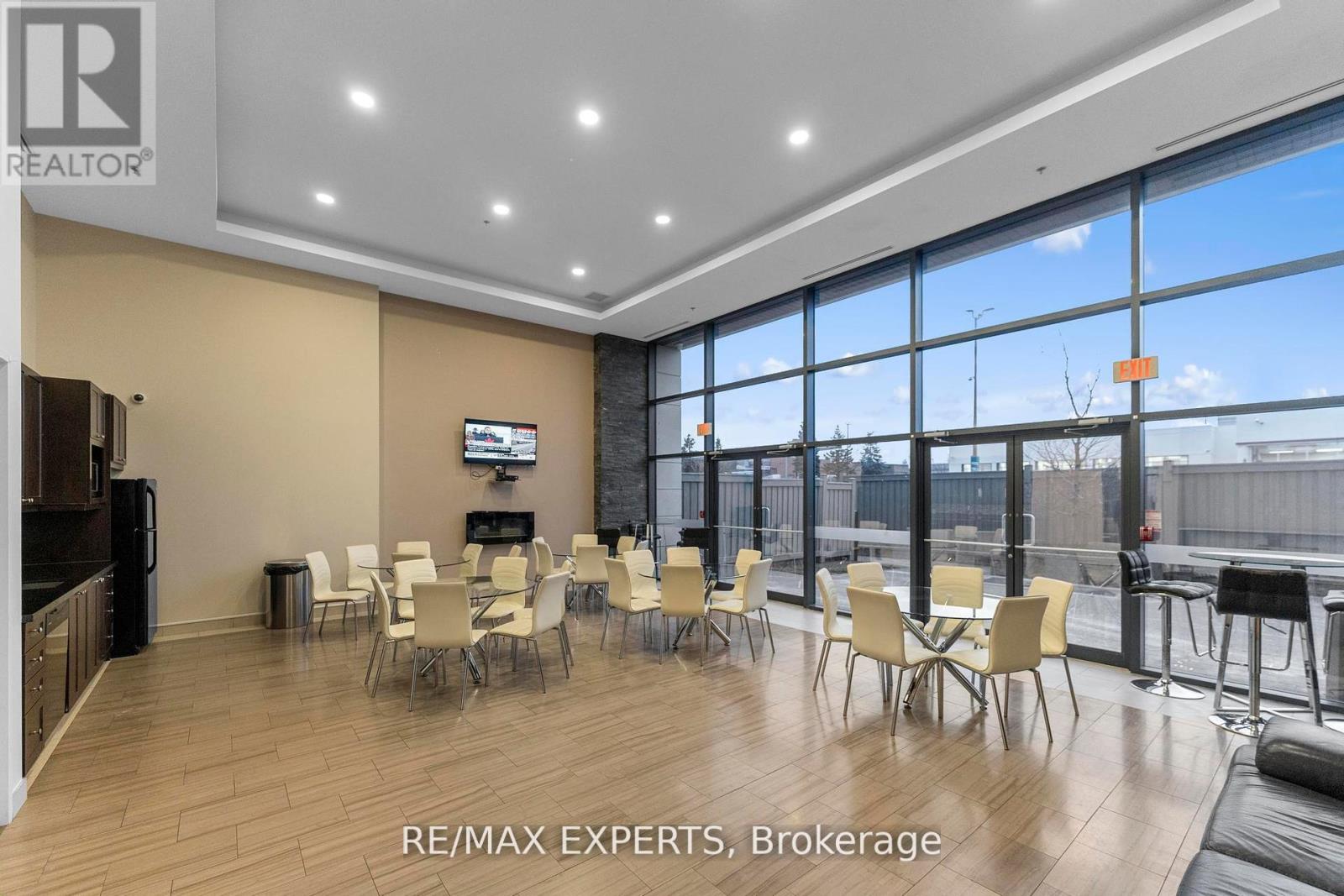 201 - 12 Woodstream Boulevard, Vaughan, Ontario  L4L 8C4 - Photo 21 - N12873860