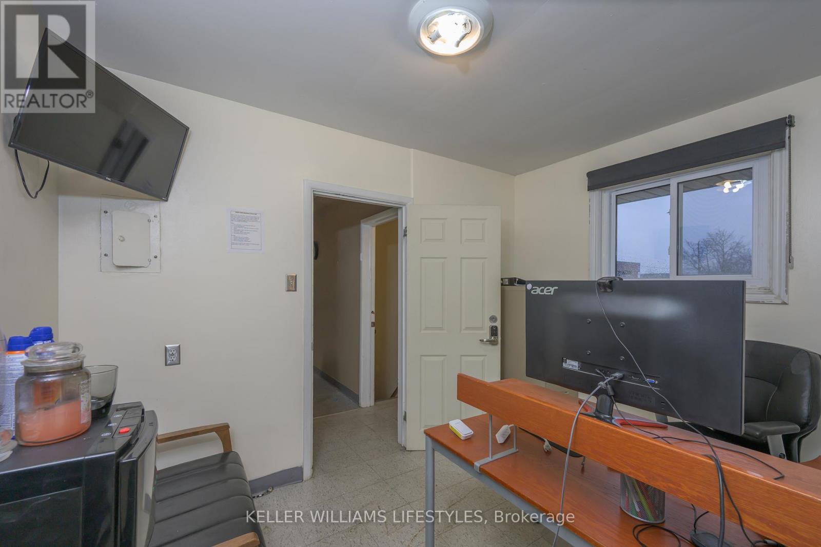 1235 Dundas Street, London East (East M), Ontario  N5W 3B1 - Photo 33 - X12860966