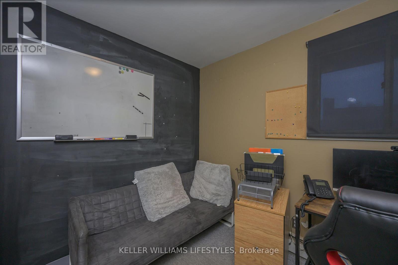 1235 Dundas Street, London East (East M), Ontario  N5W 3B1 - Photo 35 - X12860966