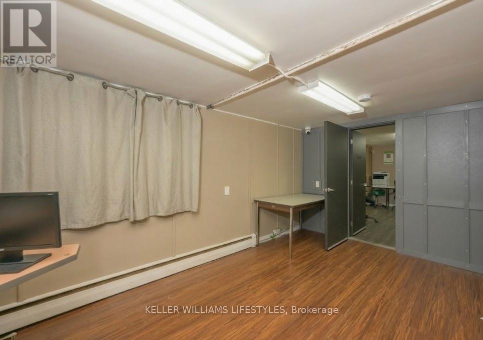 1235 Dundas Street, London East (East M), Ontario  N5W 3B1 - Photo 17 - X12860966