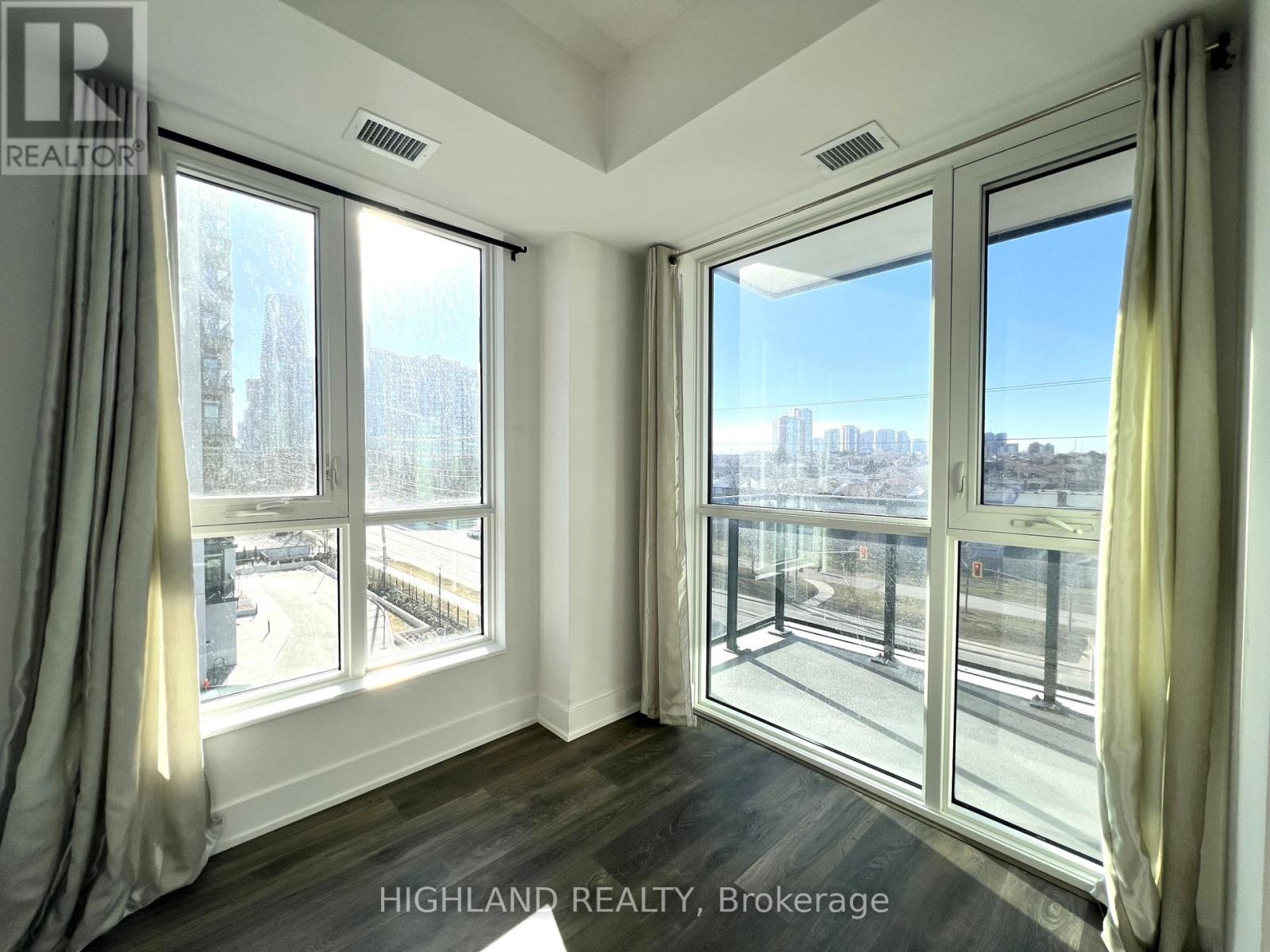 404 - 204 Burnhamthorpe Road E, Mississauga (Mississauga Valleys), Ontario  L5A 4L4 - Photo 15 - W12843048