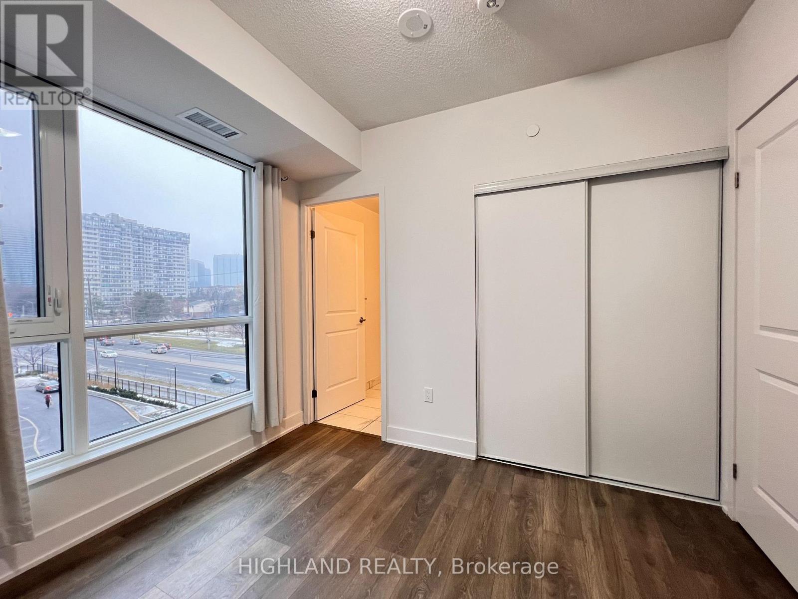 404 - 204 Burnhamthorpe Road E, Mississauga (Mississauga Valleys), Ontario  L5A 4L4 - Photo 24 - W12843048