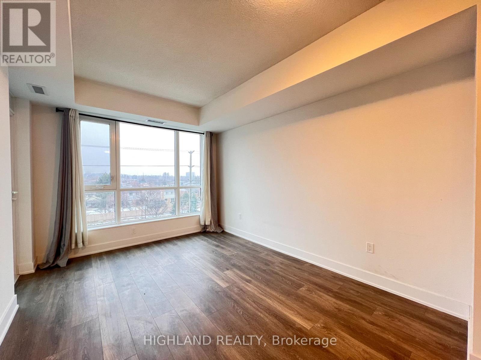 404 - 204 Burnhamthorpe Road E, Mississauga (Mississauga Valleys), Ontario  L5A 4L4 - Photo 21 - W12843048