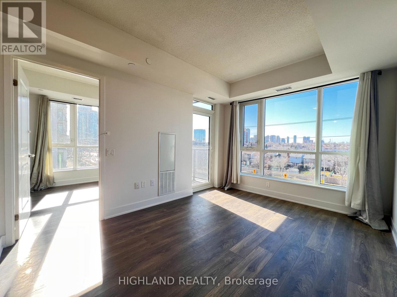 404 - 204 Burnhamthorpe Road E, Mississauga (Mississauga Valleys), Ontario  L5A 4L4 - Photo 10 - W12843048