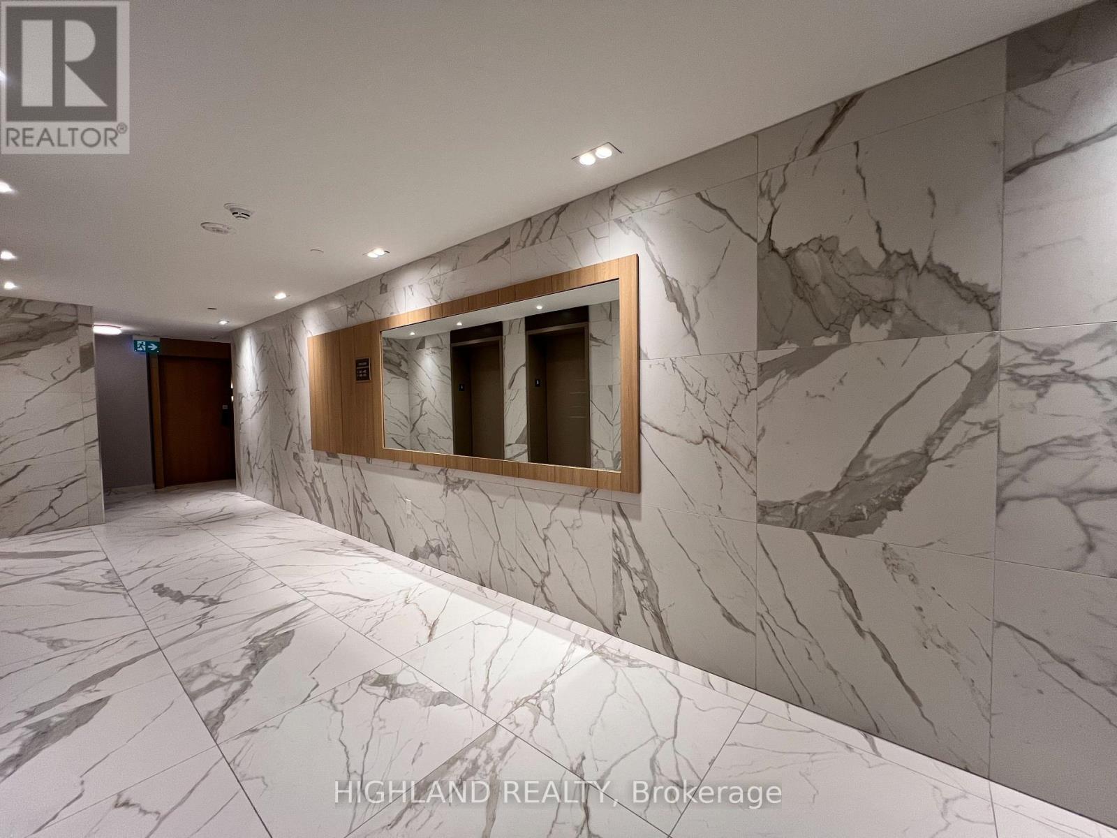 404 - 204 Burnhamthorpe Road E, Mississauga (Mississauga Valleys), Ontario  L5A 4L4 - Photo 32 - W12843048