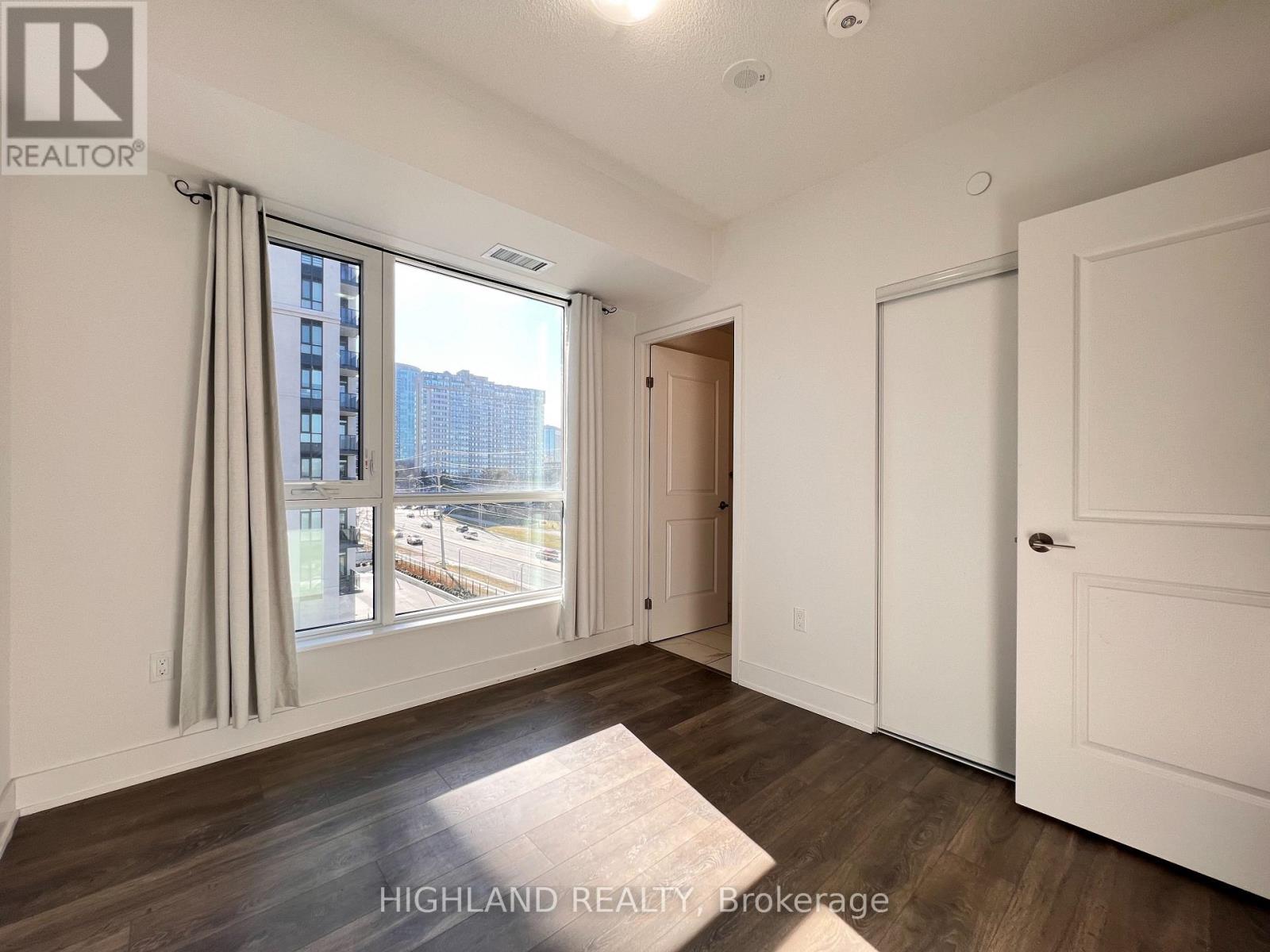 404 - 204 Burnhamthorpe Road E, Mississauga (Mississauga Valleys), Ontario  L5A 4L4 - Photo 26 - W12843048