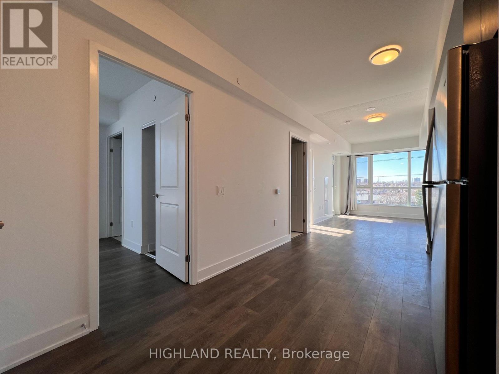 404 - 204 Burnhamthorpe Road E, Mississauga (Mississauga Valleys), Ontario  L5A 4L4 - Photo 7 - W12843048