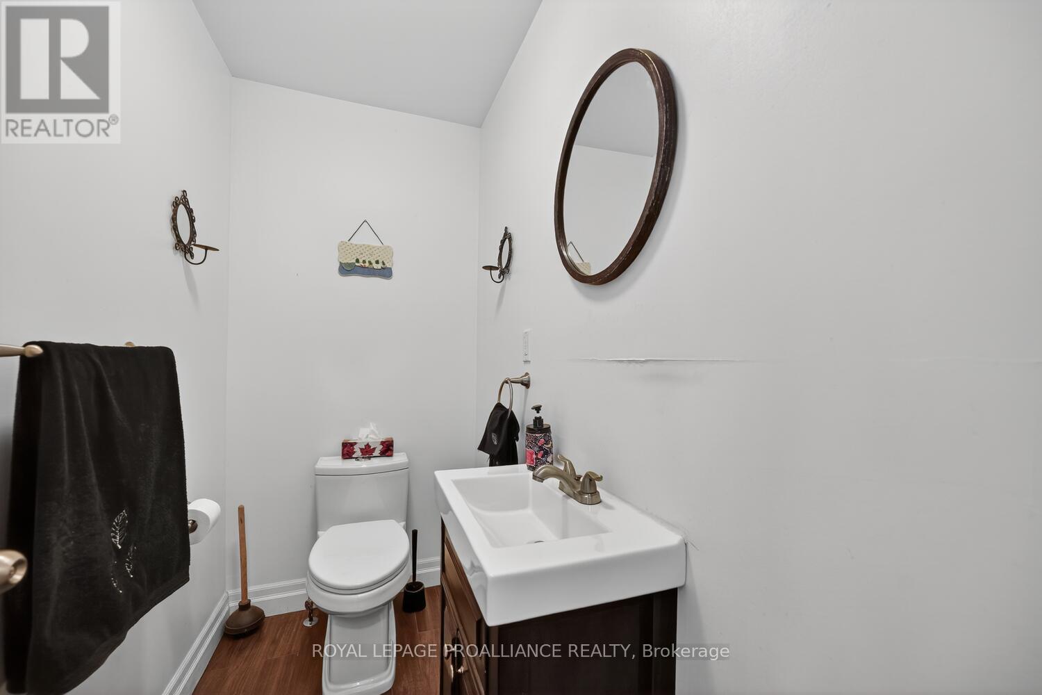 17 Church Avenue, South Dundas, Ontario  K0E 1K0 - Photo 10 - X12873940