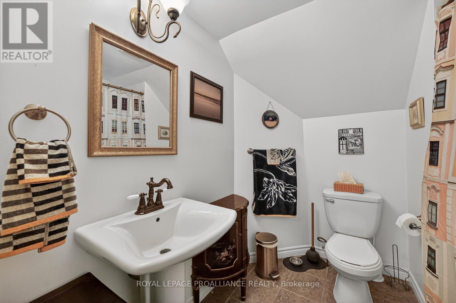 17 Church Avenue, South Dundas, Ontario  K0E 1K0 - Photo 13 - X12873940