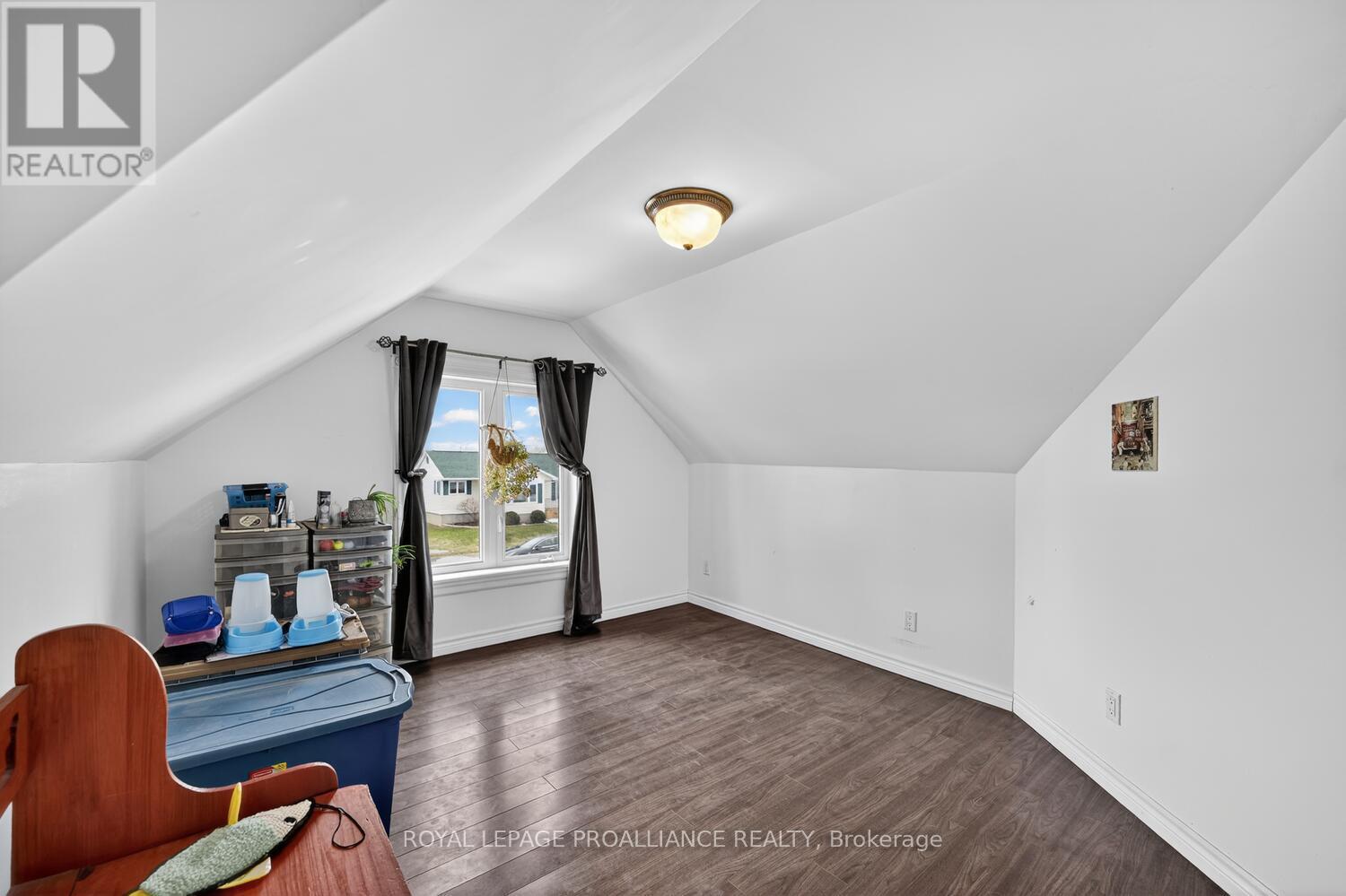 17 Church Avenue, South Dundas, Ontario  K0E 1K0 - Photo 14 - X12873940