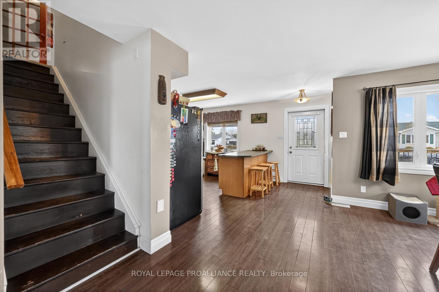 17 Church Avenue, South Dundas, Ontario  K0E 1K0 - Photo 4 - X12873940