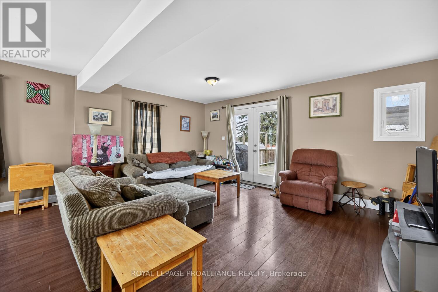 17 Church Avenue, South Dundas, Ontario  K0E 1K0 - Photo 6 - X12873940