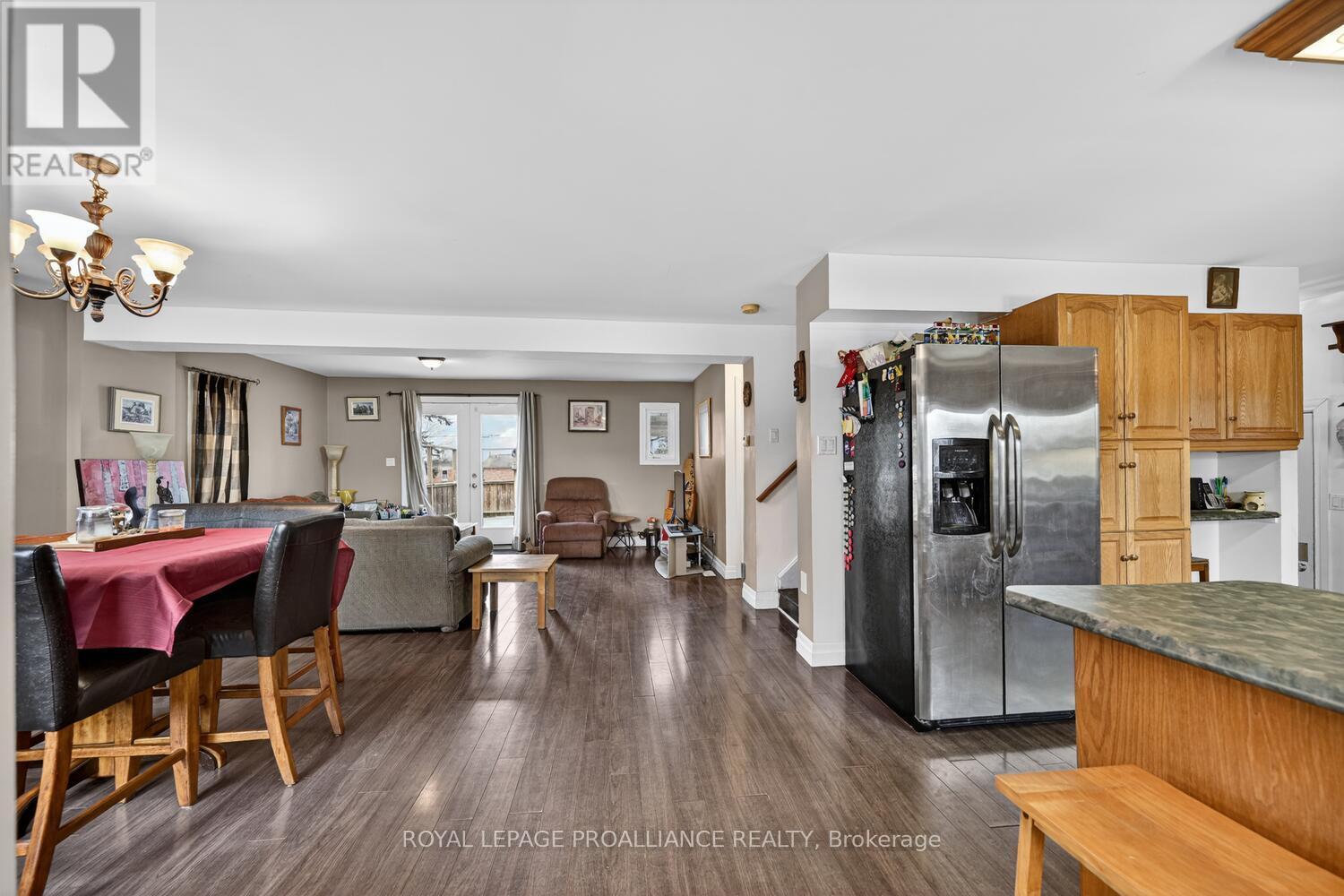 17 Church Avenue, South Dundas, Ontario  K0E 1K0 - Photo 7 - X12873940