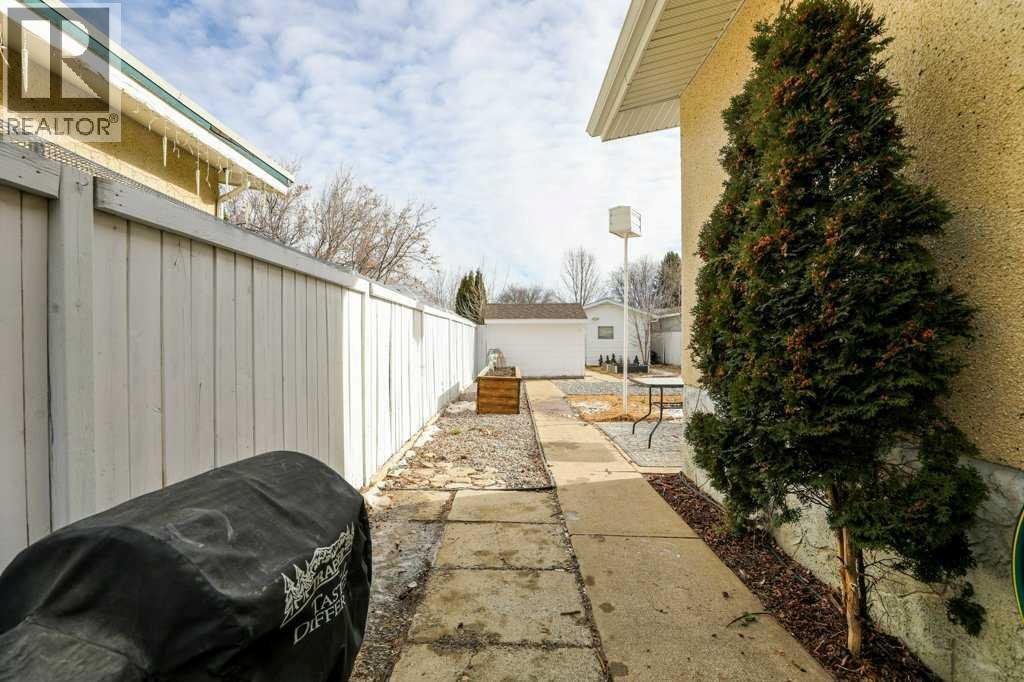 1419 23 Street N, Lethbridge, Alberta  T1H 4G3 - Photo 28 - A2291473