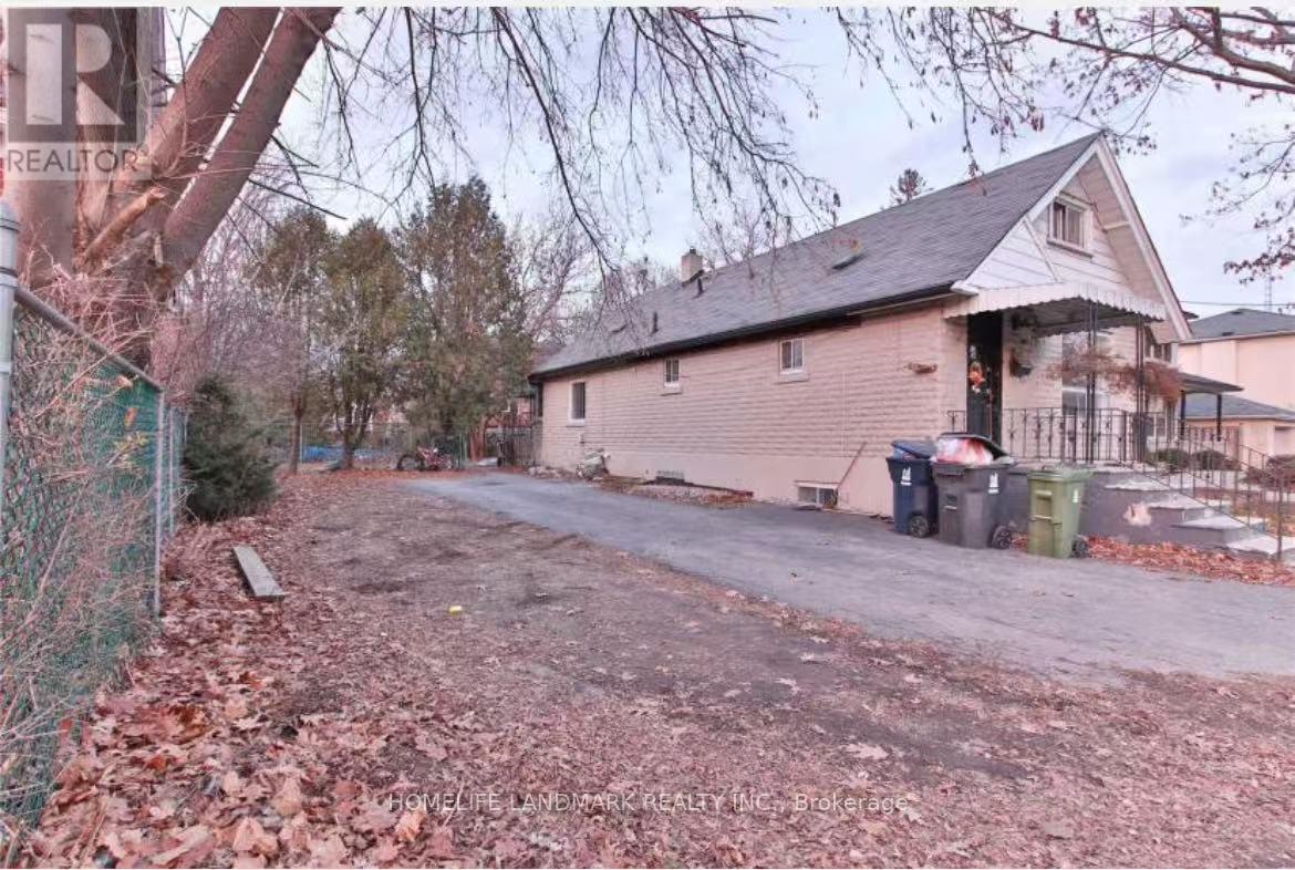 360b Lawrence Avenue W, Toronto, Ontario  M5M 1B7 - Photo 2 - C12873936