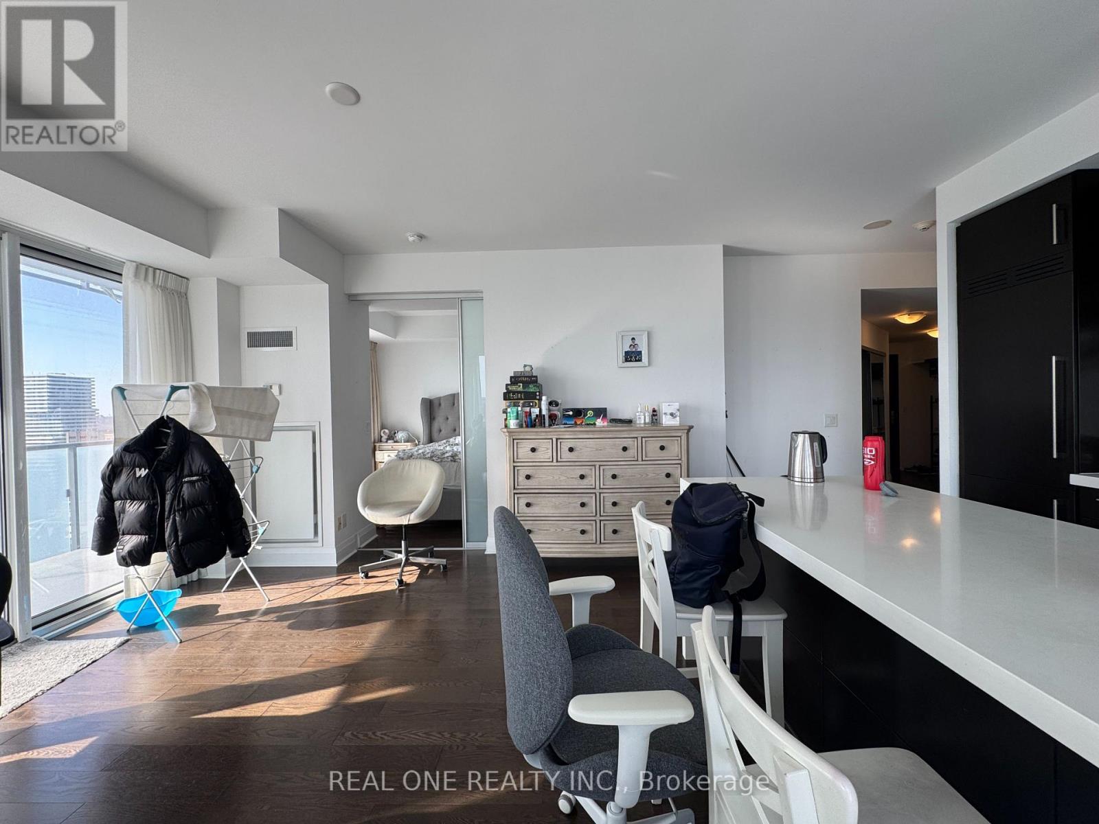 2304 - 65 St Mary Street, Toronto, Ontario  M5S 0A6 - Photo 24 - C12873958