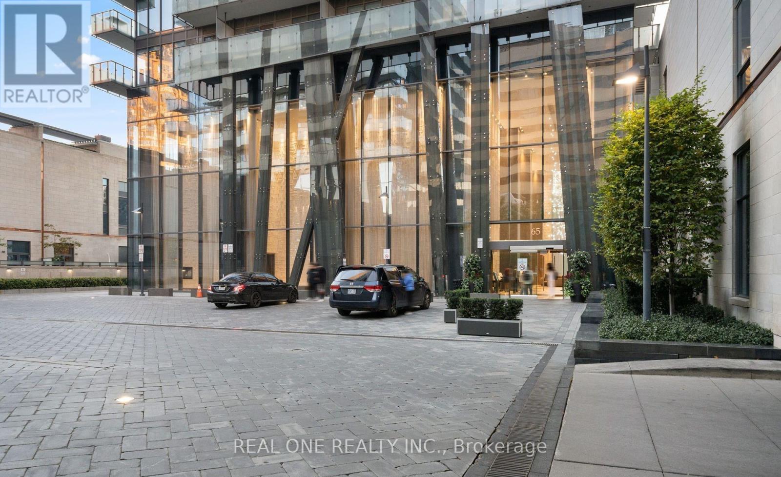 2304 - 65 St Mary Street, Toronto, Ontario  M5S 0A6 - Photo 5 - C12873958