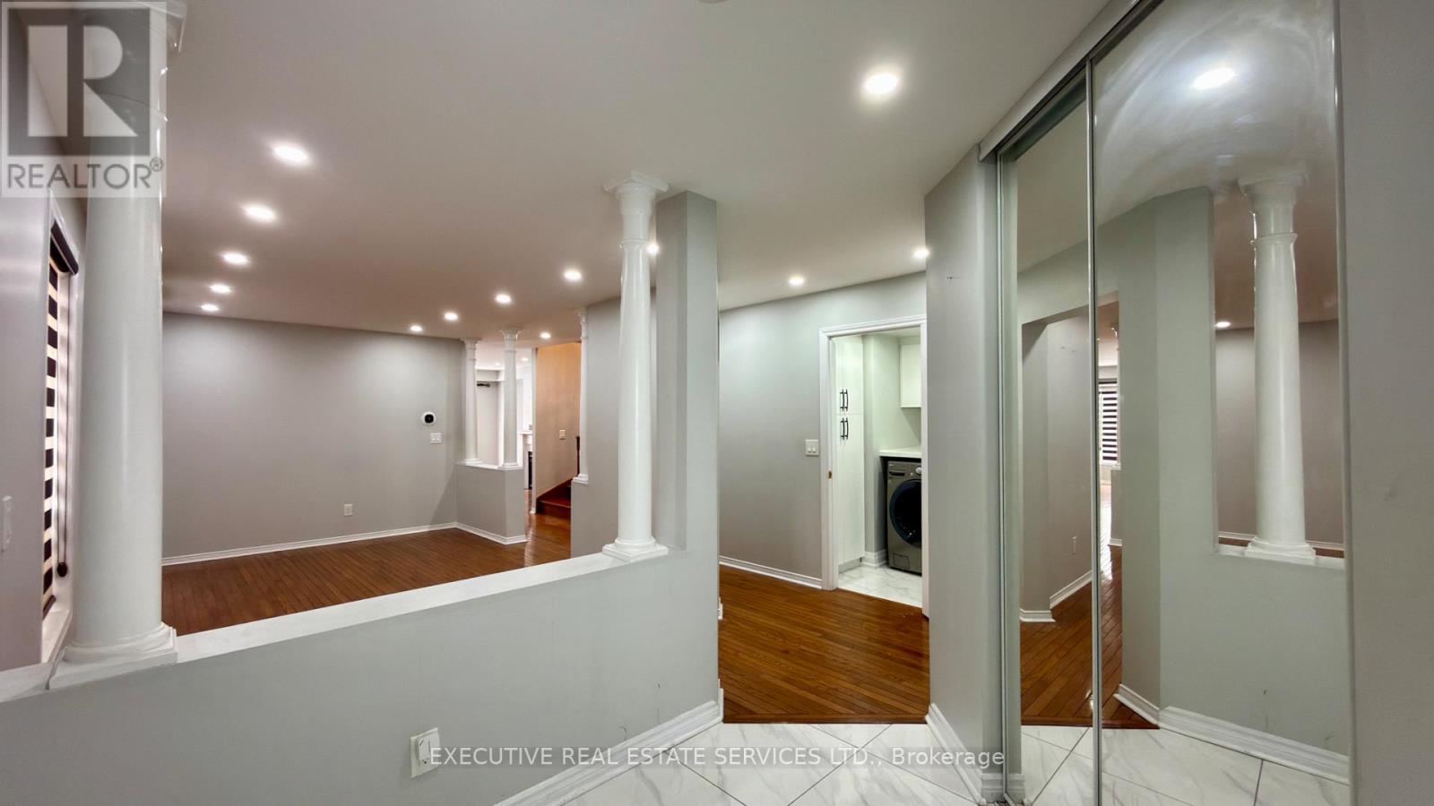 5 Condotti Drive, Vaughan, Ontario  L4H 2C9 - Photo 4 - N12873914