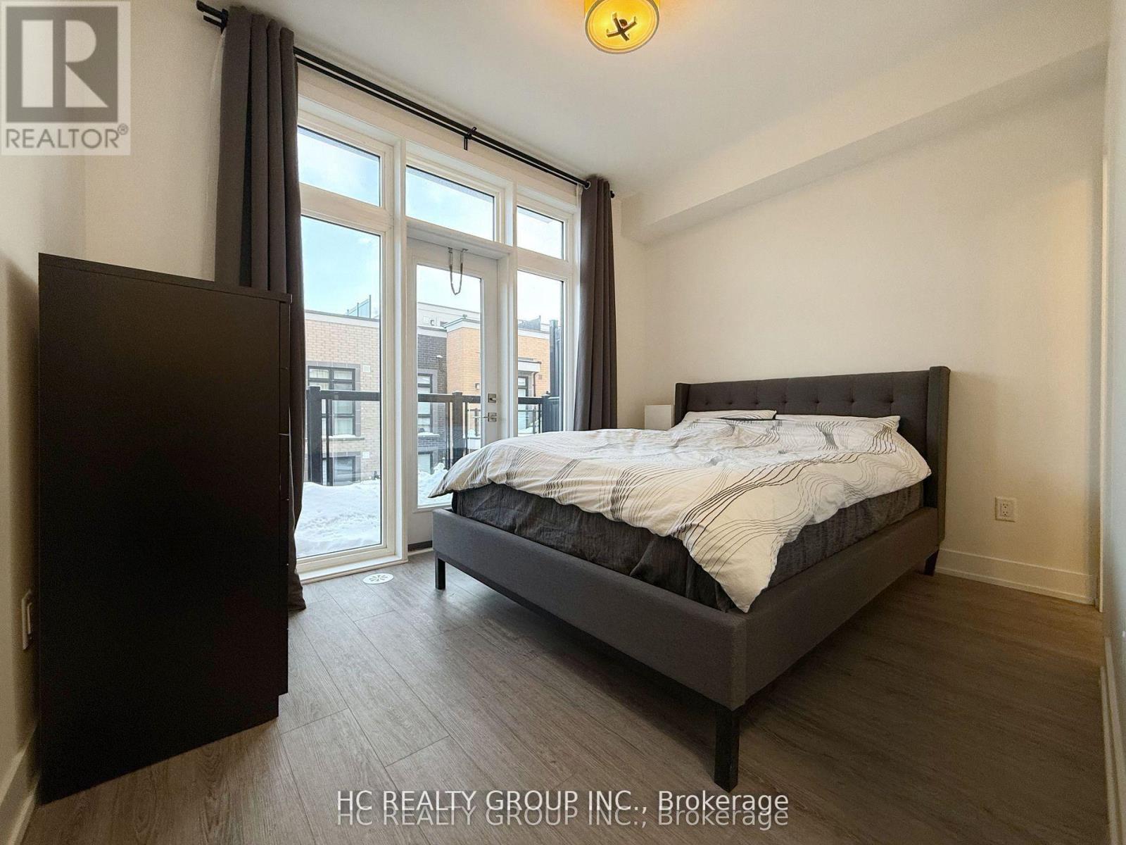 6 - 3 Bond Crescent, Richmond Hill, Ontario  L4E 1J4 - Photo 6 - N12873924