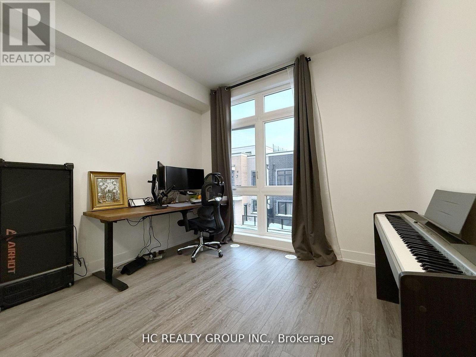 6 - 3 Bond Crescent, Richmond Hill, Ontario  L4E 1J4 - Photo 7 - N12873924