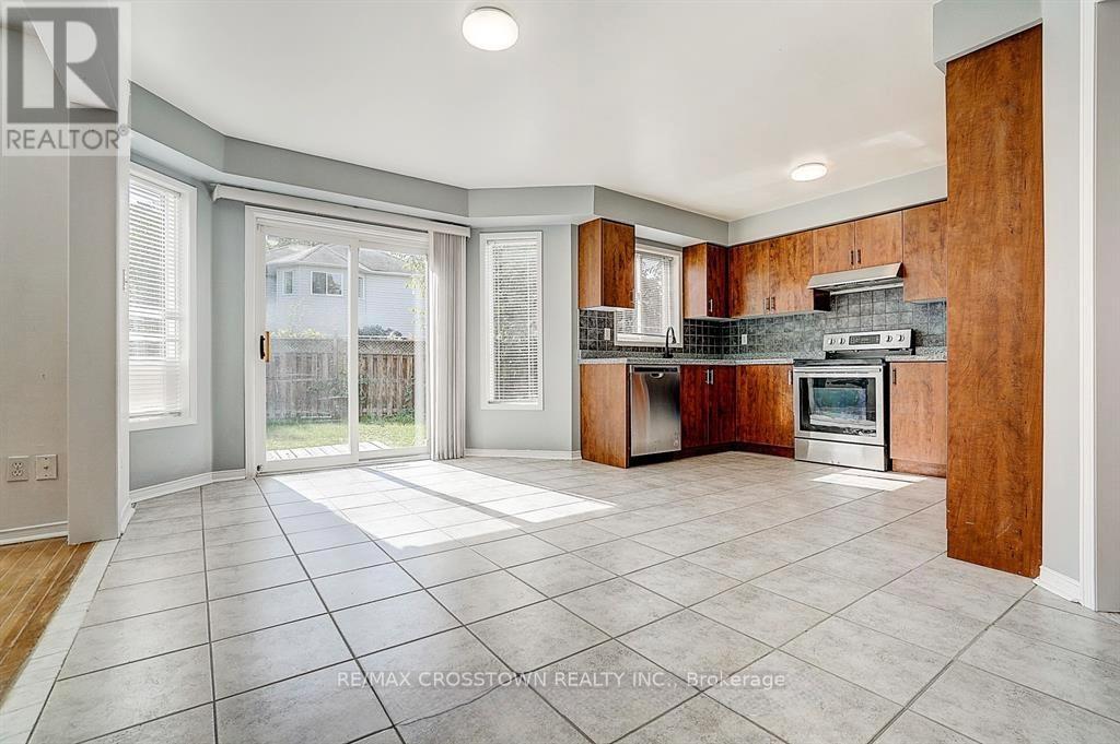 1187 Leslie Drive, Innisfil, Ontario  L9S 2A9 - Photo 10 - N12873956