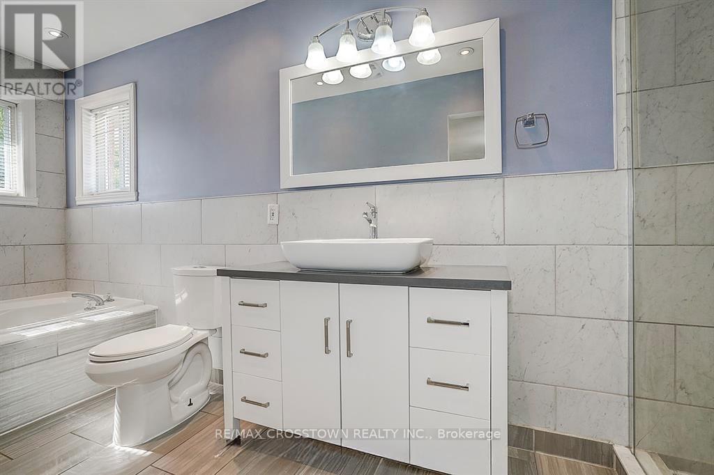 1187 Leslie Drive, Innisfil, Ontario  L9S 2A9 - Photo 16 - N12873956