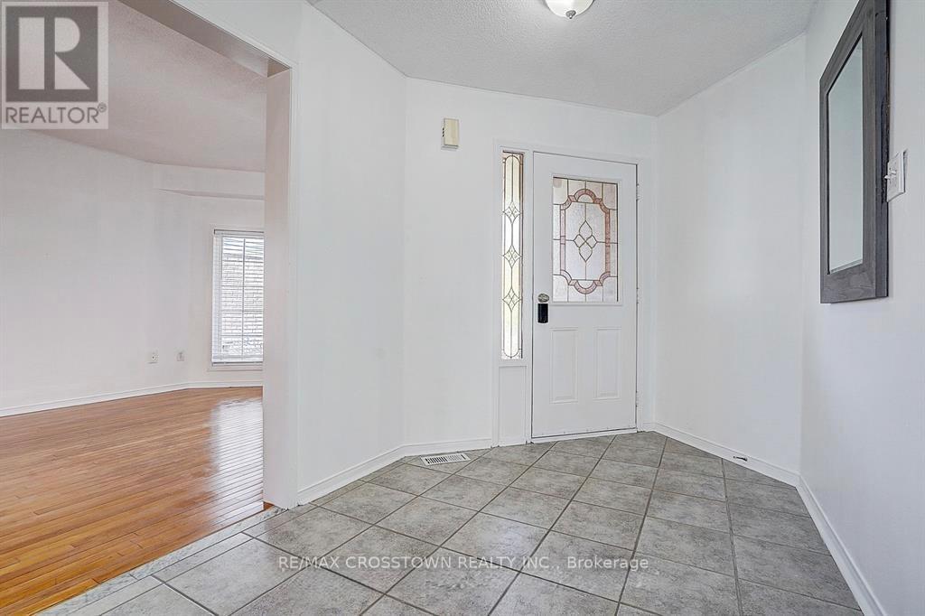 1187 Leslie Drive, Innisfil, Ontario  L9S 2A9 - Photo 4 - N12873956