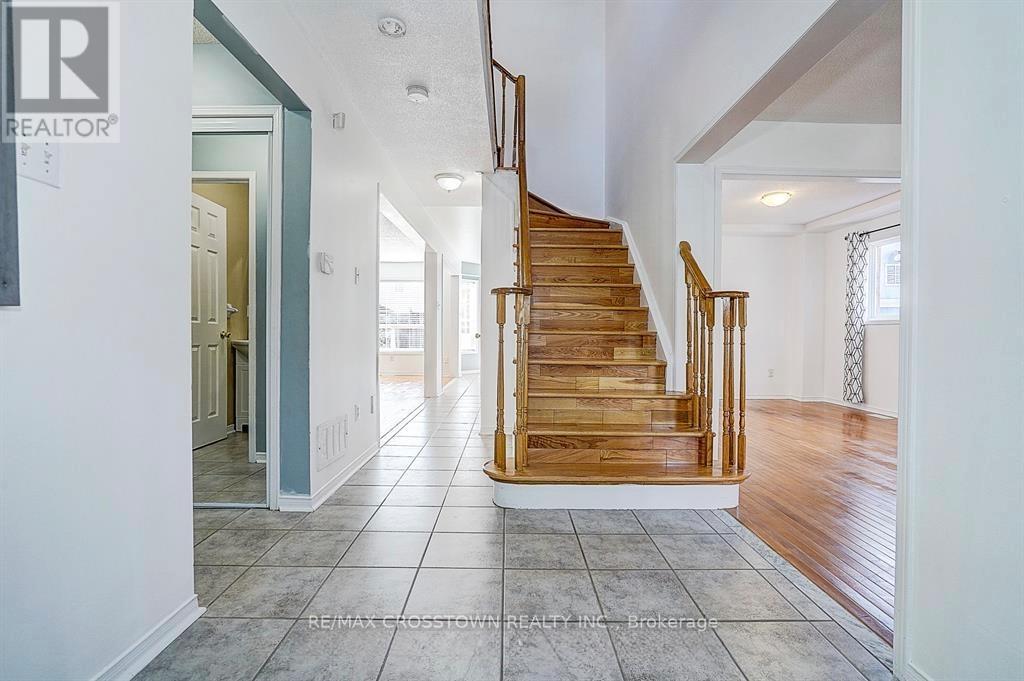 1187 Leslie Drive, Innisfil, Ontario  L9S 2A9 - Photo 5 - N12873956