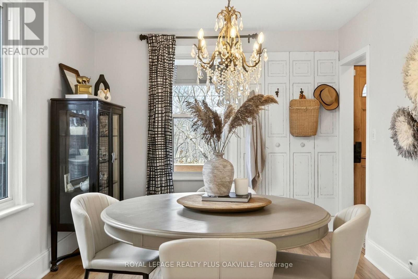 381 Elizabeth Street, Grimsby (Grimsby Beach), Ontario  L3M 3K6 - Photo 7 - X12848798