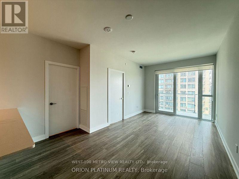 1401 - 430 Square One Drive, Mississauga, Ontario  L5B 3Y1 - Photo 4 - W12873912
