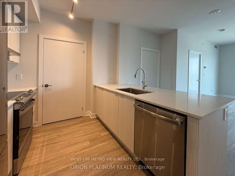 1401 - 430 Square One Drive, Mississauga, Ontario  L5B 3Y1 - Photo 6 - W12873912