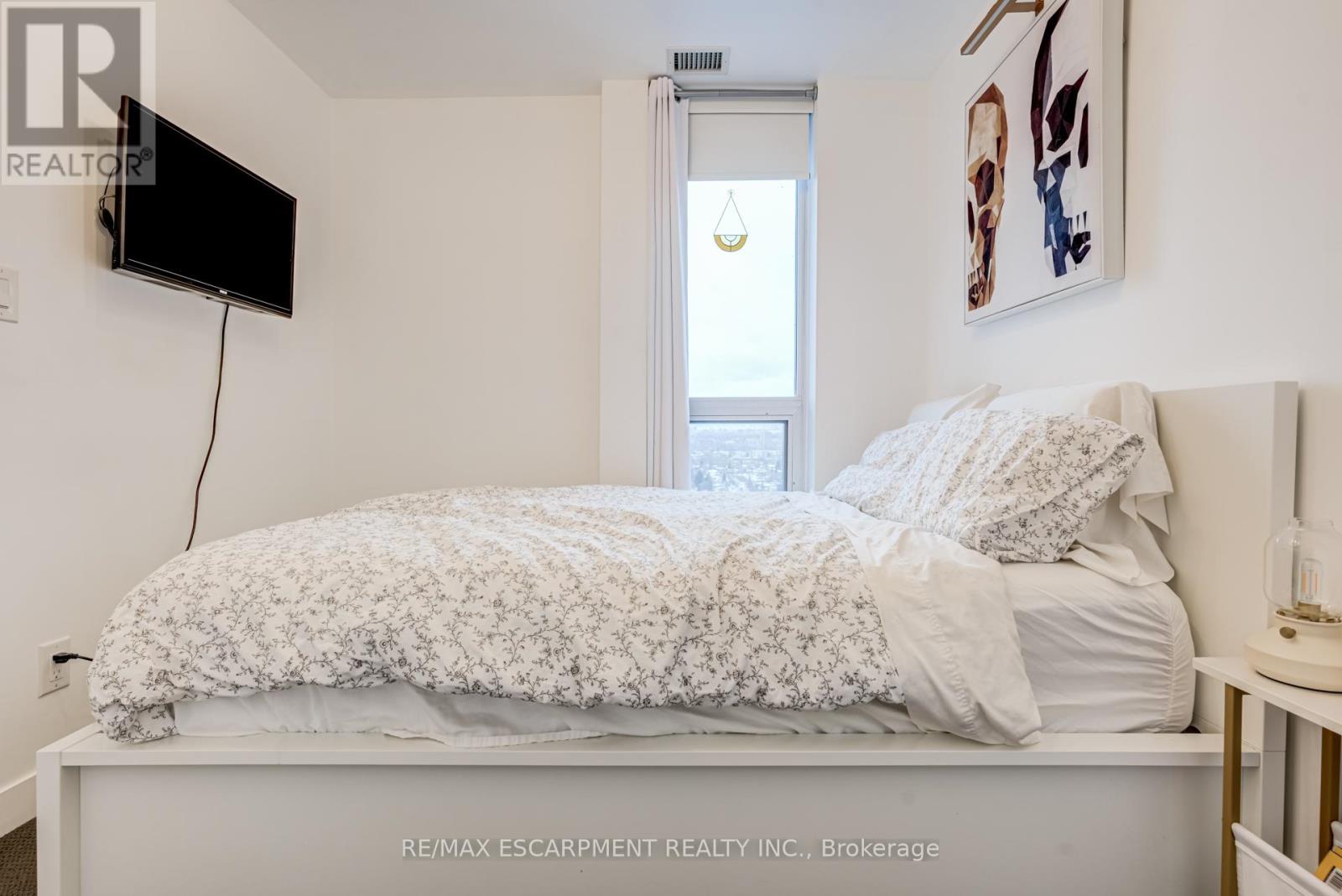 2623 - 165 Legion Road N, Toronto, Ontario  M8Y 0B3 - Photo 13 - W12873930