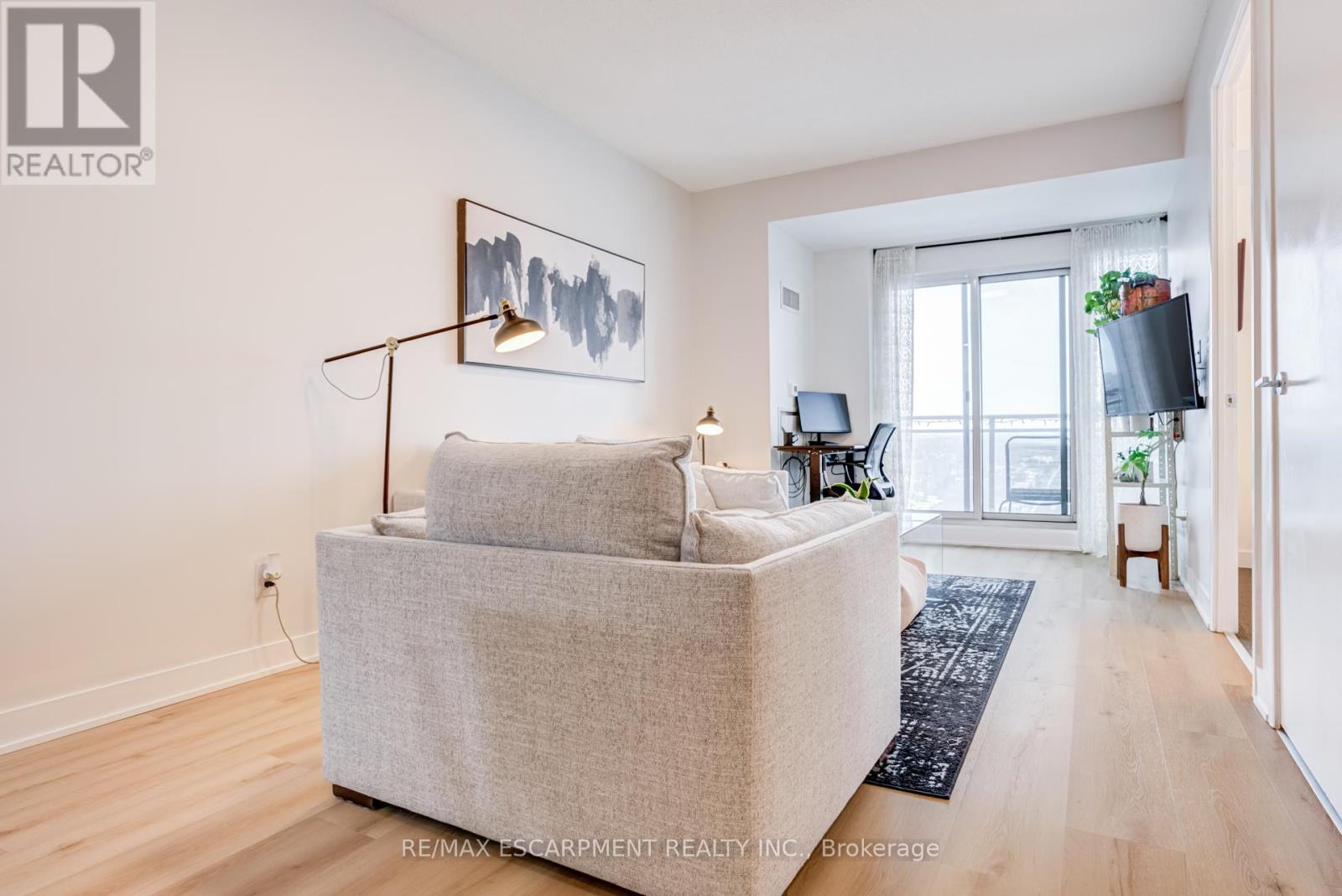 2623 - 165 Legion Road N, Toronto, Ontario  M8Y 0B3 - Photo 9 - W12873930