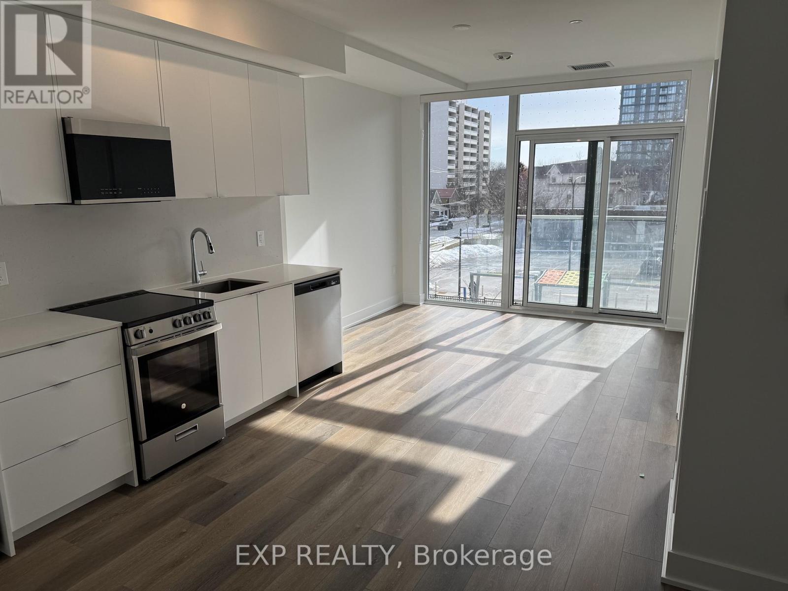 209 - 2088 James Street, Burlington, Ontario  L7R 0H2 - Photo 7 - W12873946