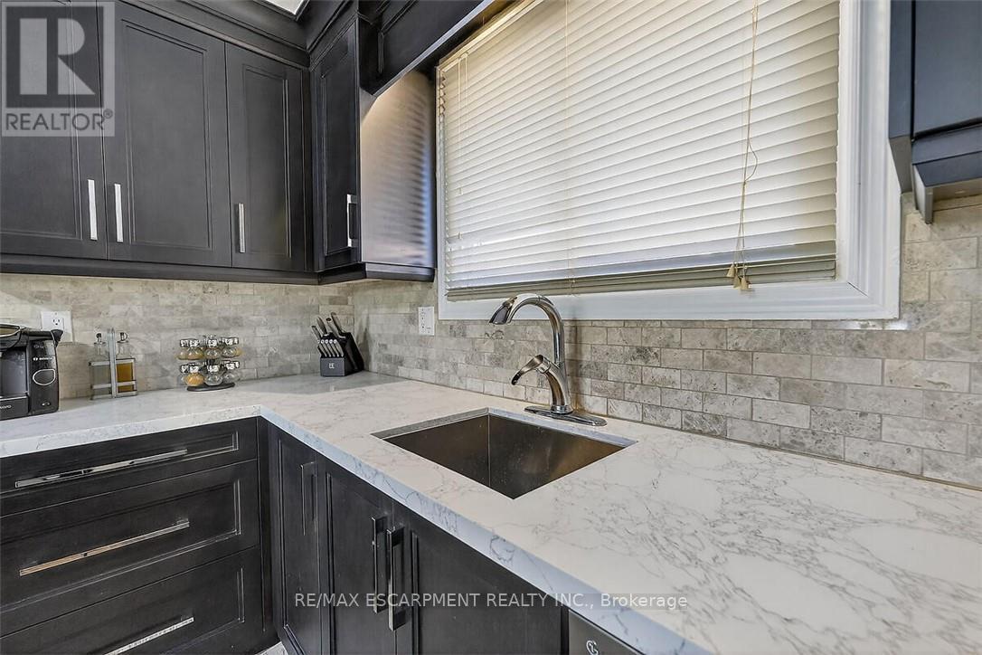 28 Tara Court, Hamilton, Ontario  L8K 6E6 - Photo 16 - X12873902