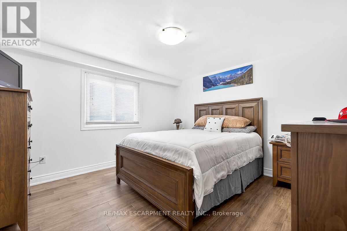 28 Tara Court, Hamilton, Ontario  L8K 6E6 - Photo 23 - X12873902