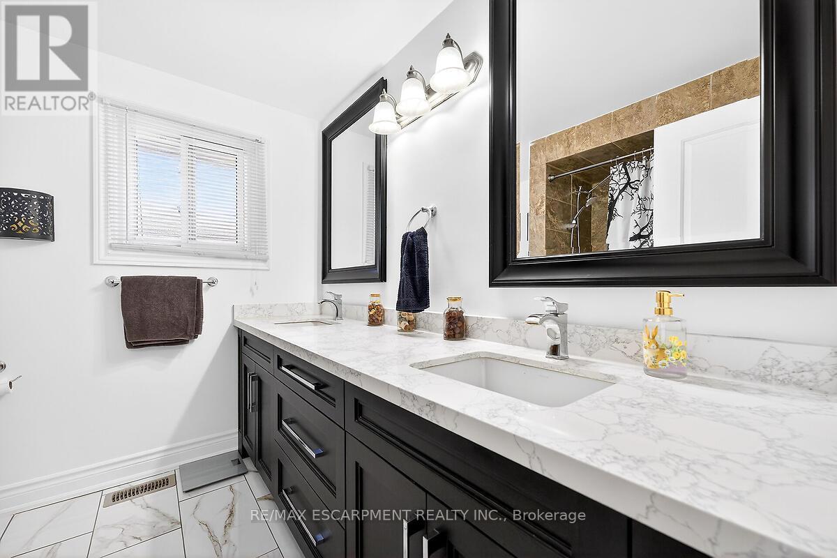 28 Tara Court, Hamilton, Ontario  L8K 6E6 - Photo 29 - X12873902