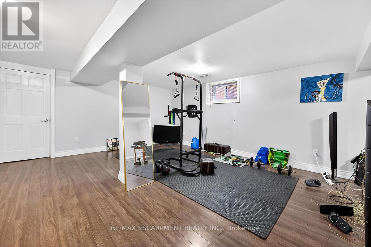 28 Tara Court, Hamilton, Ontario  L8K 6E6 - Photo 42 - X12873902