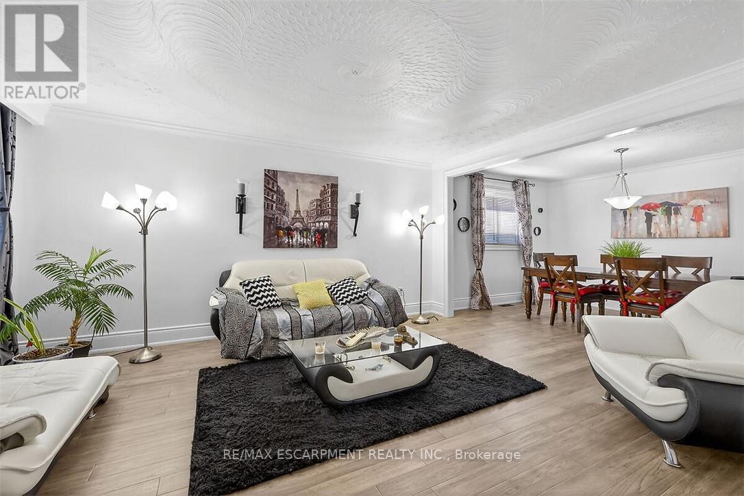 28 Tara Court, Hamilton, Ontario  L8K 6E6 - Photo 8 - X12873902