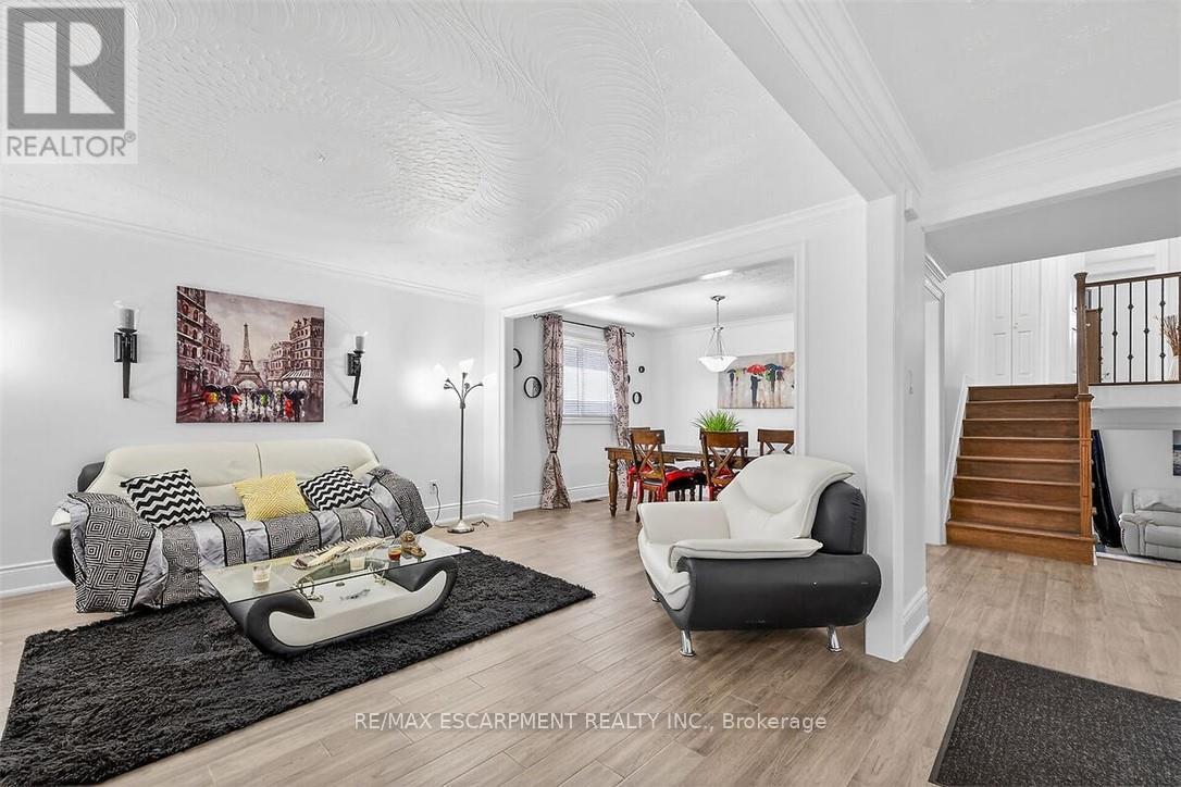 28 Tara Court, Hamilton, Ontario  L8K 6E6 - Photo 9 - X12873902